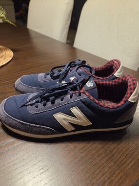 New Balance 410 Navy Blue Buffalo Plaid Lined Retro Sneakers Women's 9 WL410DSB